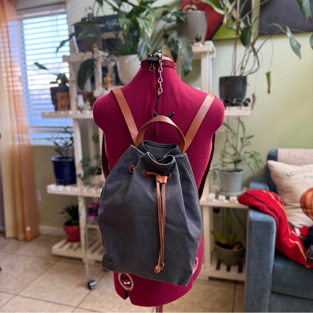 Madewell the Somerset Canvas backpack and Leather. Pre-loved.
